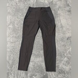 Athleta Charcoal Headlands Hybrid Cargo Leggings. Size 10